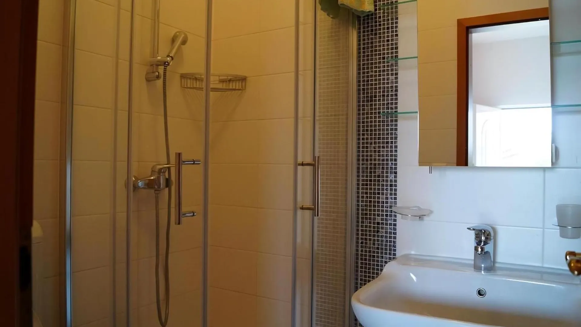 2 Zimmerwohnung Fuer 3 Personen Banjole Croatia